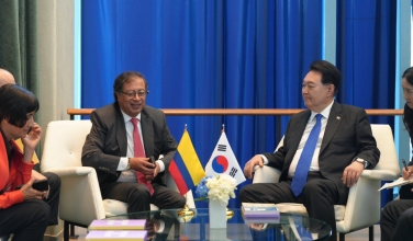 Petro responde a polémica por reunión con presidente de Corea